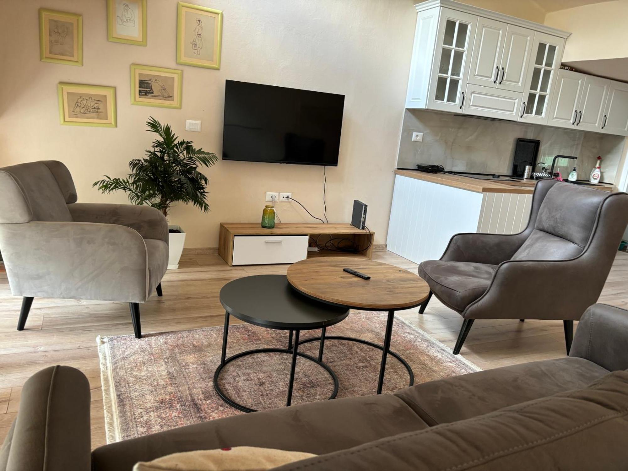 Vacation Studio By Andrea Tirana Bagian luar foto