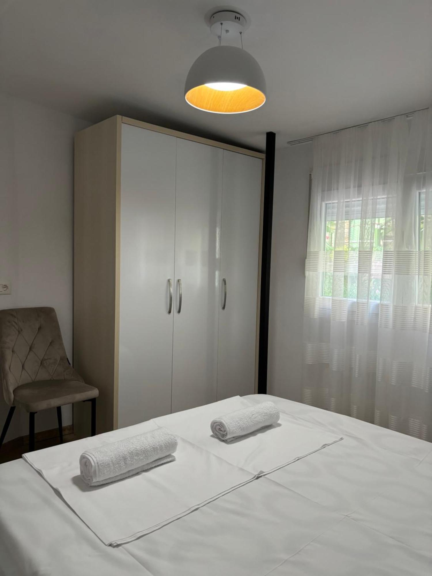 Vacation Studio By Andrea Tirana Ruang foto